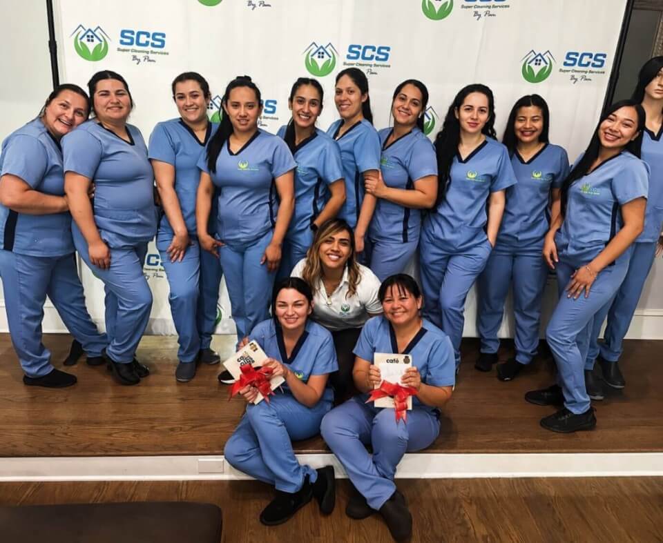 Pamella Ferrer e equipe da Super Cleaning Services